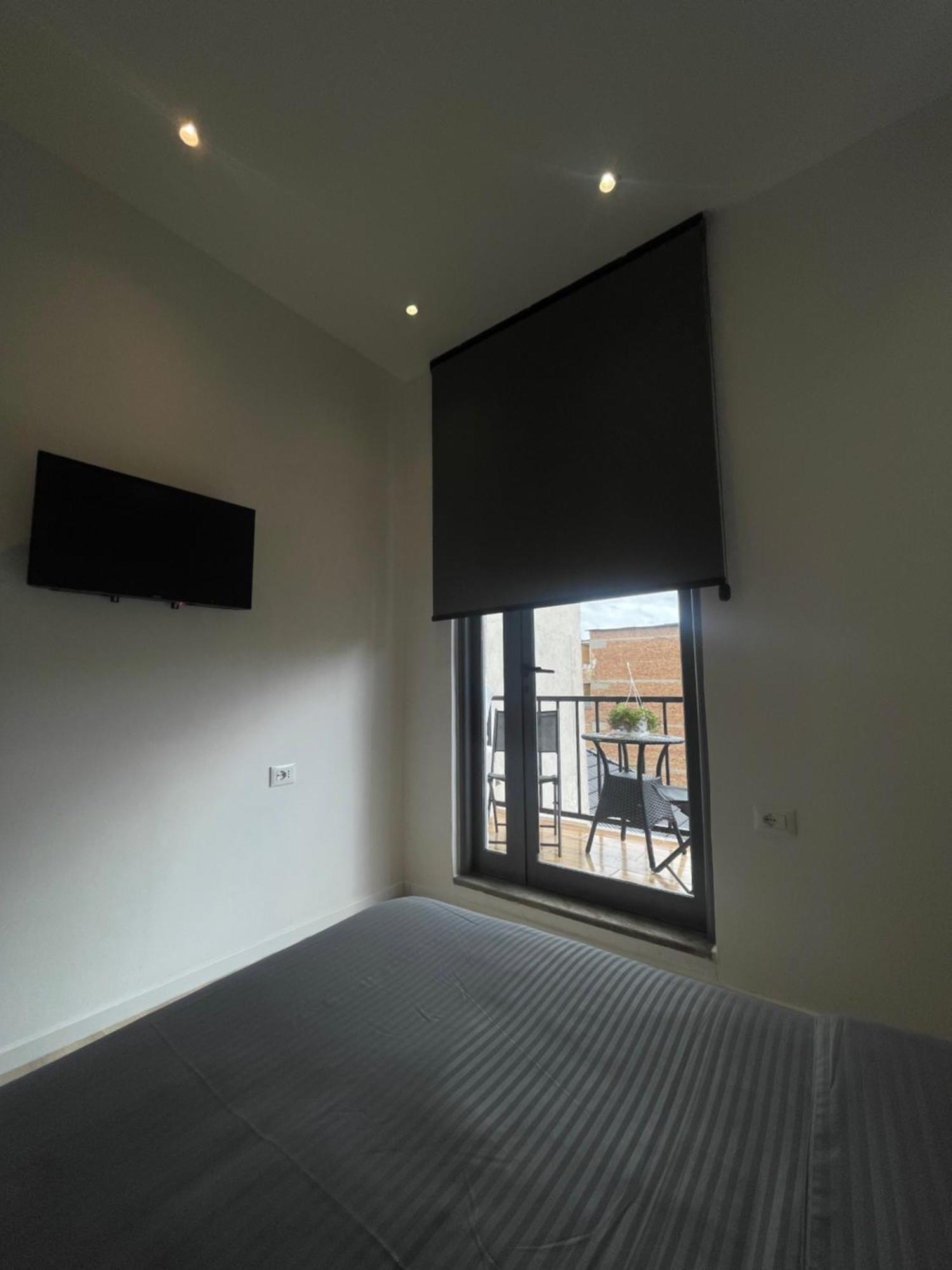 Pog Apartments Tirana Esterno foto